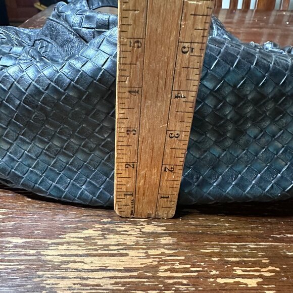 Vintage Guess Black Woven Faux Leather Hobo Shoulder Bag With Metal Logo Plate - Picture 5 of 14